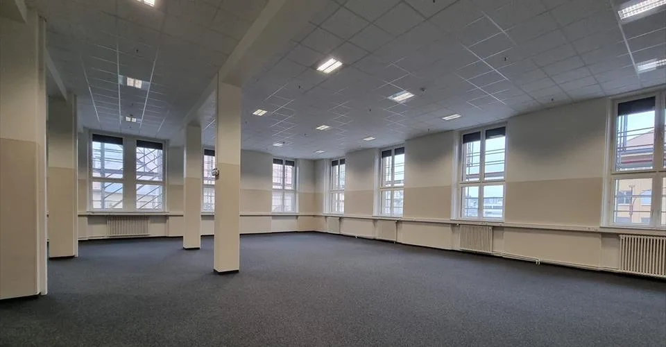 A louer au centre ville de la Chaux-de-Fonds surfaces de bureaux