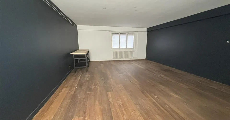 Local commercial- bureau 121 m2 plein-pied