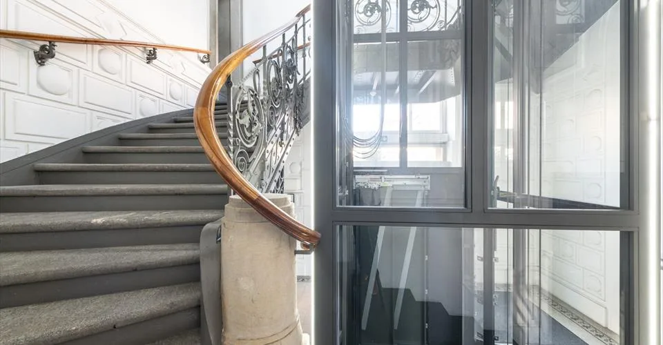 A louer surface de bureaux de 363 m2 avec coin cuisine