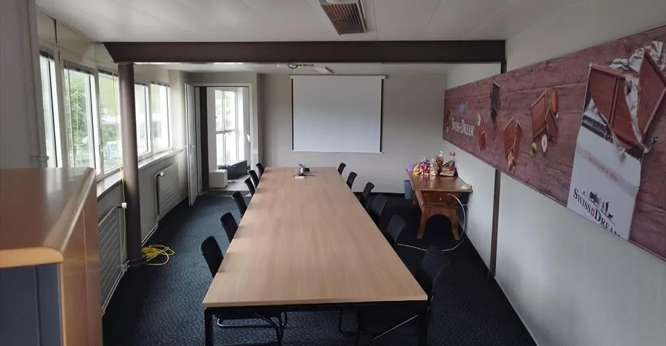 Bureaux de 210m2 au Rez & 1er avec 4 places de parc