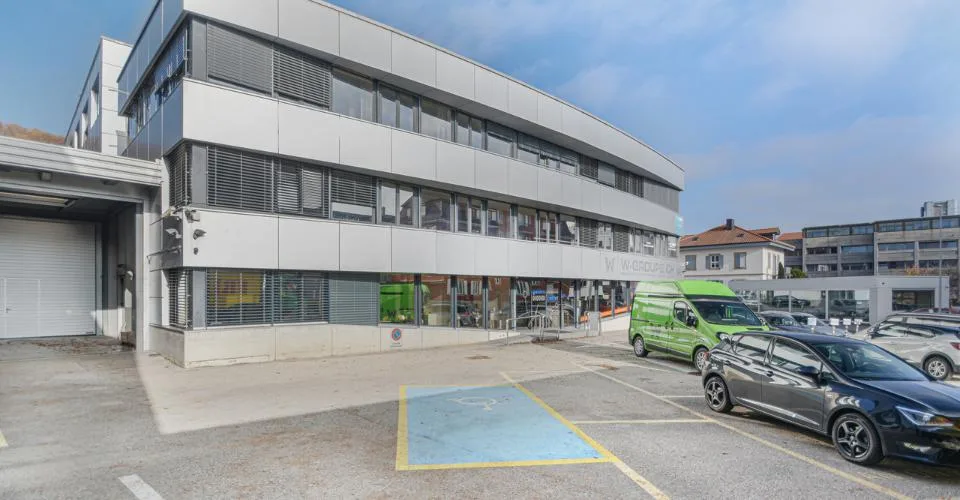 Bureau-atelier 173 m2 - Proche autoroute et transport