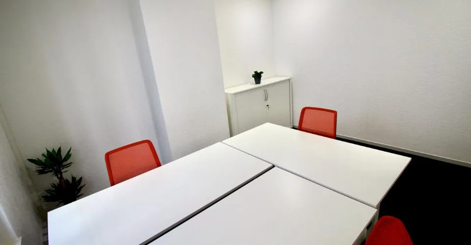 Bureau au coeur des Paquis!