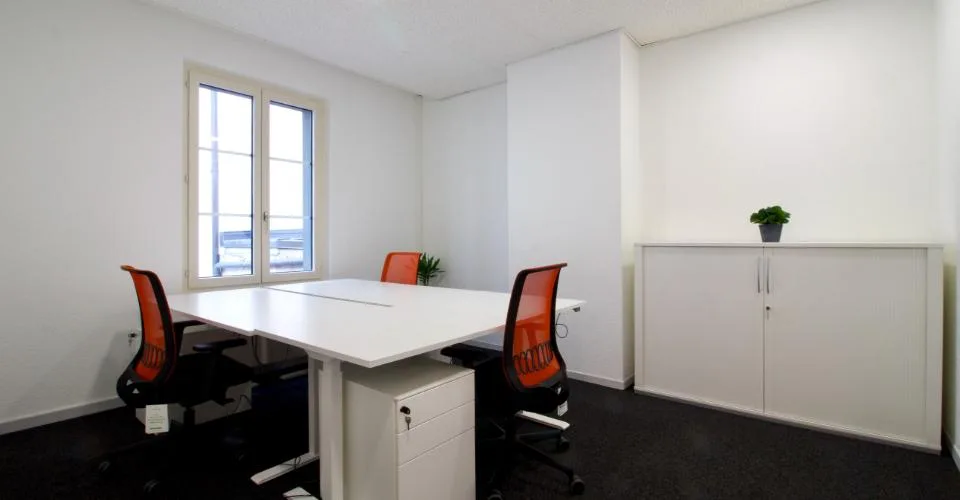 Bureau au coeur des Paquis!