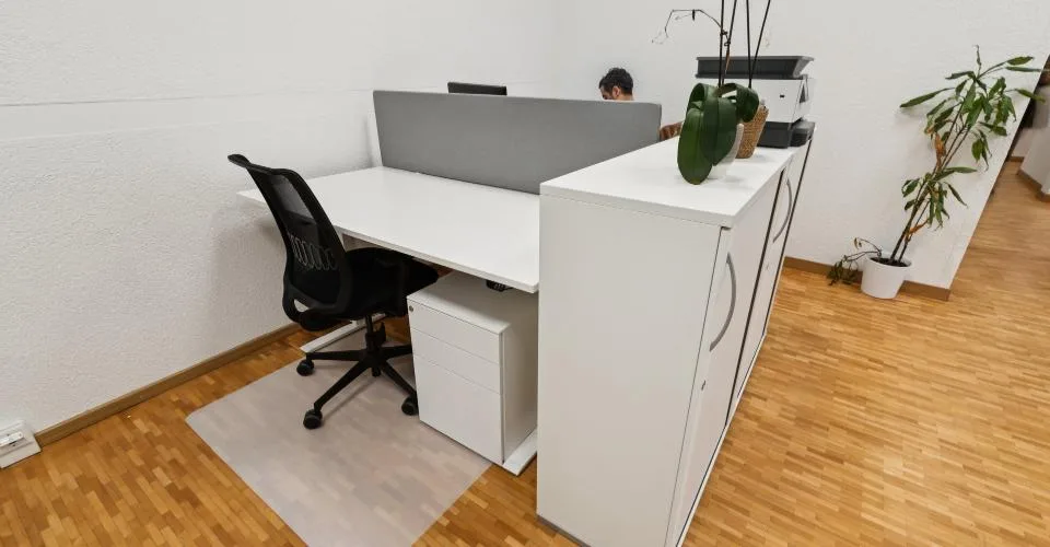 Bureau au coeur des Paquis!