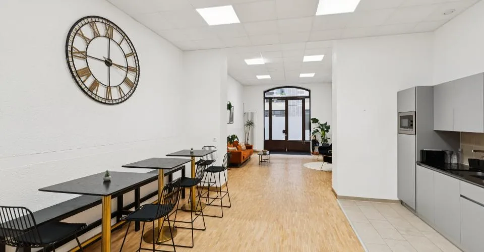Très belle arcade de 35 m² aux Paquis
