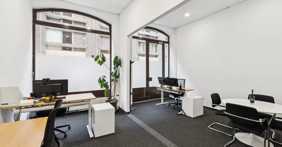 Très belle arcade de 35 m² aux Paquis