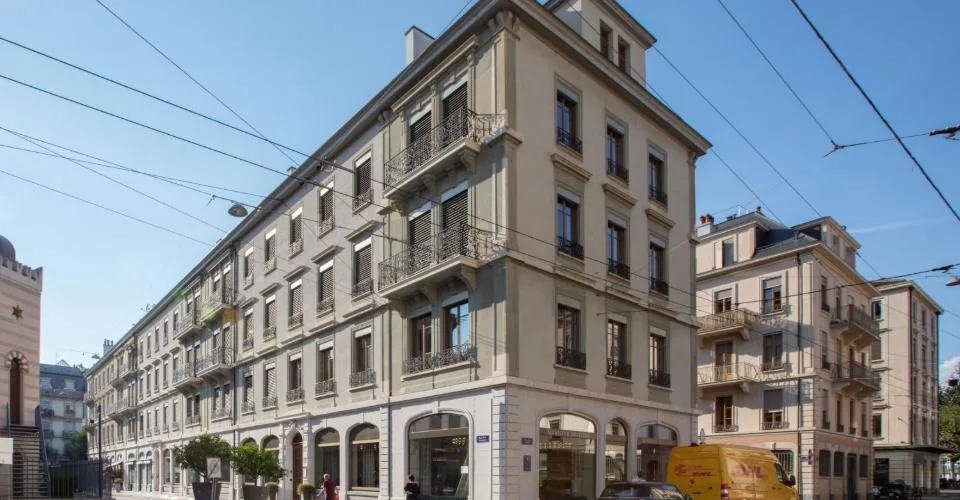 Bureau privé pour 5 à Signature Quartier des Banques