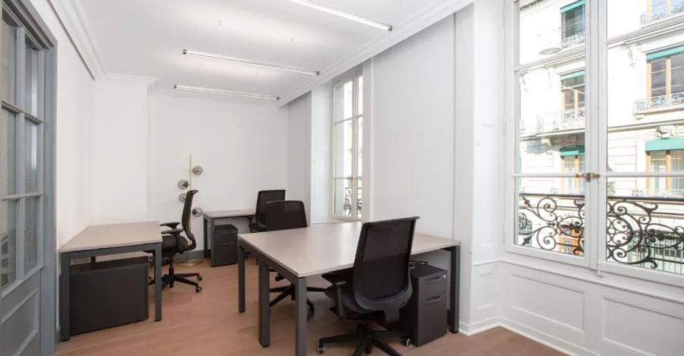 Bureau privé pour 5 à Signature Quartier des Banques