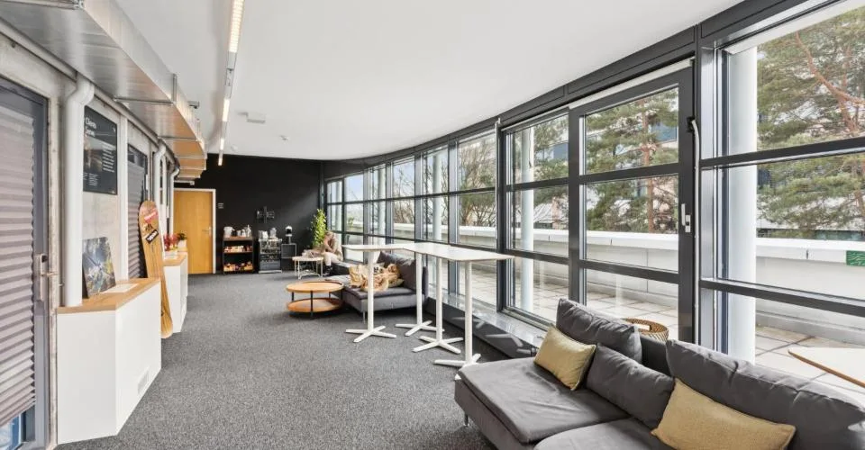 Bâtiment indépendant à louer avec services au sein d’un campus, quartier des nations à Genève.