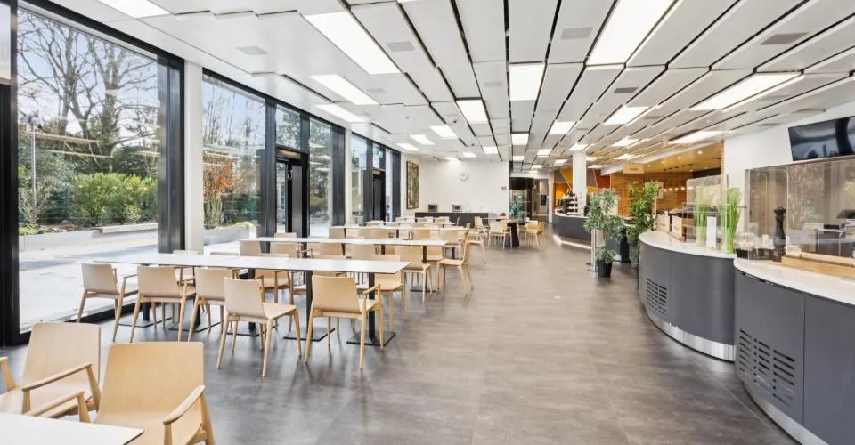 Bâtiment indépendant à louer avec services au sein d’un campus, quartier des nations à Genève.