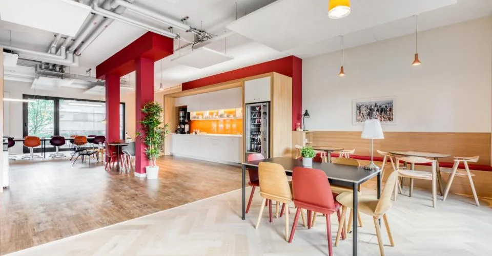 Bureau privé pour 5 à Regus Airport