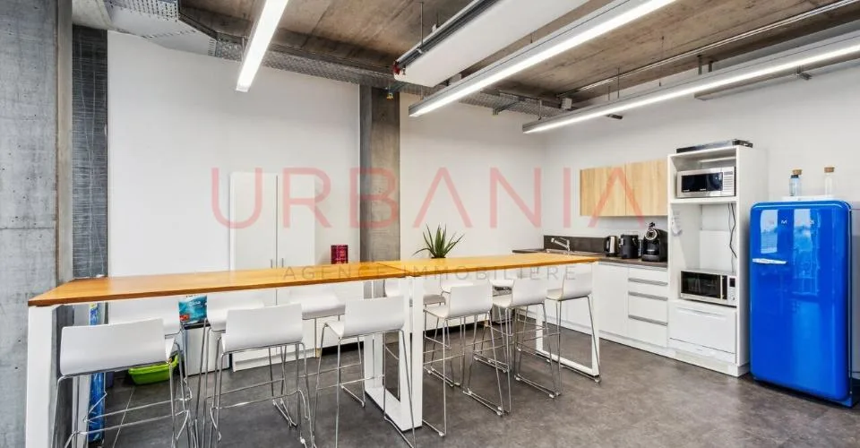 PONT-ROUGE- BEAUX BUREAUX AMENAGES DE 230 M2