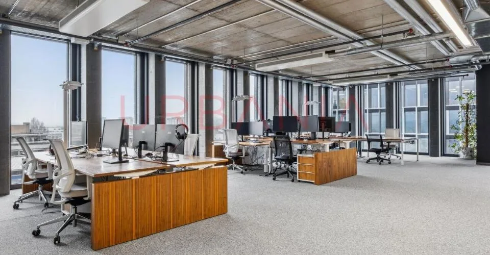 PONT-ROUGE- BEAUX BUREAUX AMENAGES DE 230 M2