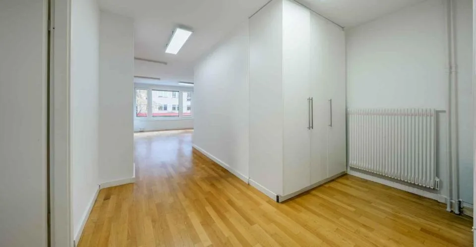 Nations - Gare - CHF 340.--m2-an - Bureaux d'environ 183 m²
