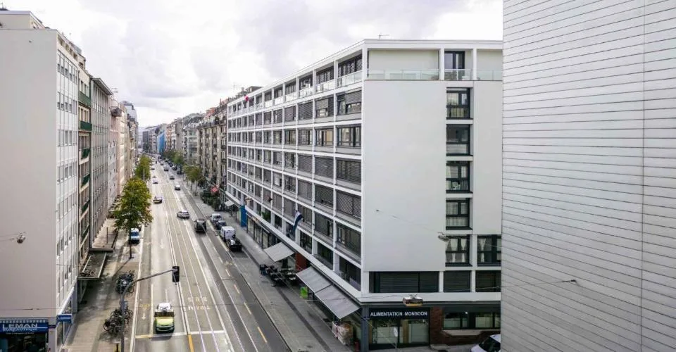 Nations - Gare - CHF 340.--m2-an - Bureaux d'environ 183 m²