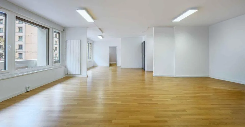 Nations - Gare - CHF 340.--m2-an - Bureaux d'environ 183 m²