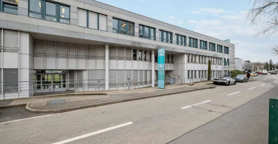 Bureaux de 164m2 - lumineux à proximité de l'aéroport et de la Place des Nations