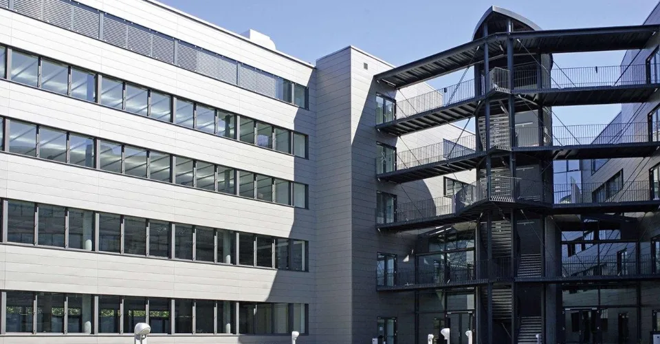 VERNIER ? ARCENTER : BUREAUX ~168 M² - 1ÈR ÉTAGE - A LOUER