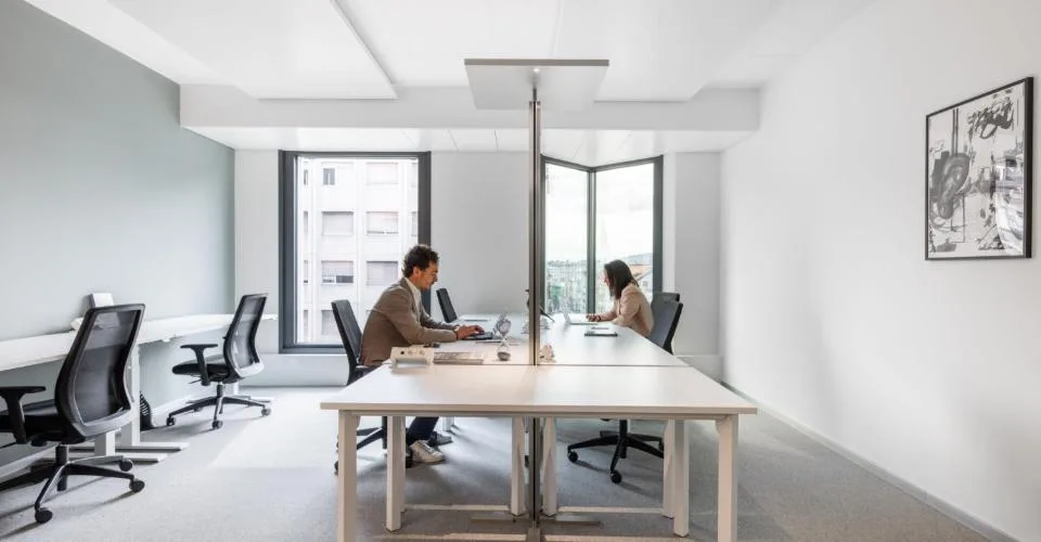 Bureau design pour 10 à Spaces Main Station