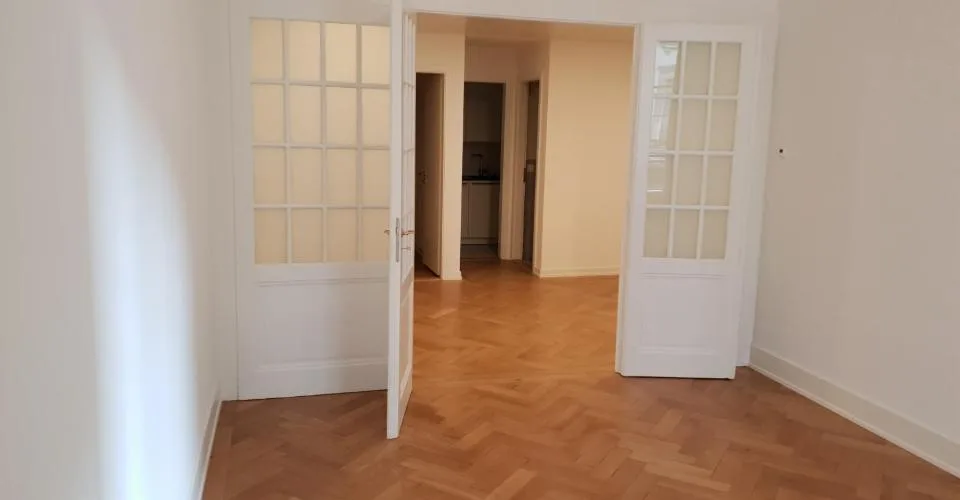 Rue du Rhône - Bureaux aménagés au sein d'un immeuble de caractère