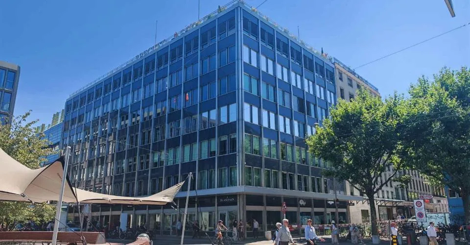 Rue du Rhône – CHF 1'000.--m2-an - Bureaux d'environ 804 m2 - 3ème étage