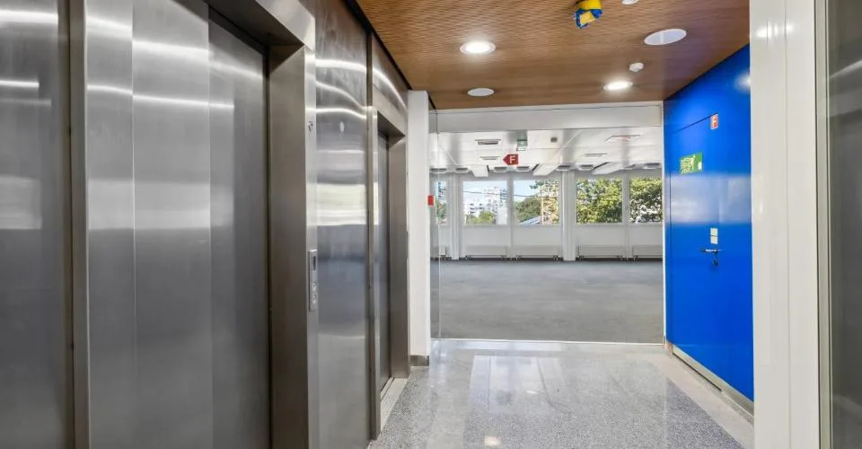 Surfaces administratives aménagées aux Charmilles