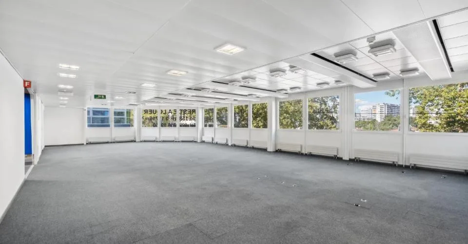 Surfaces administratives aménagées aux Charmilles