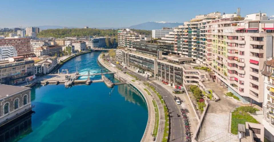 Quai du Seujet - CHF 450.--m2-an - Bureaux de 1'615m2
