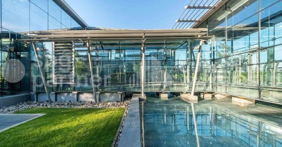 Grande surface de bureaux aménagés de 1’450 m² à louer - Onyx Business Park