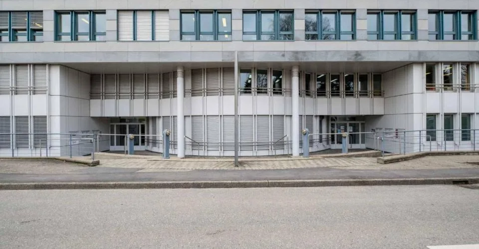 Bureaux de 484m2 lumineux à proximité de l'aéroport et de la Place des Nations