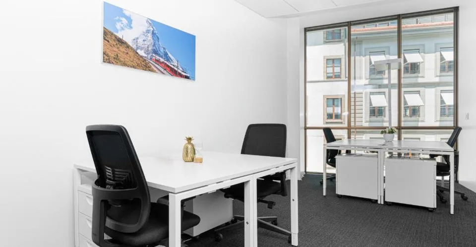 Bureau privé pour 3 à Regus Rhone 8