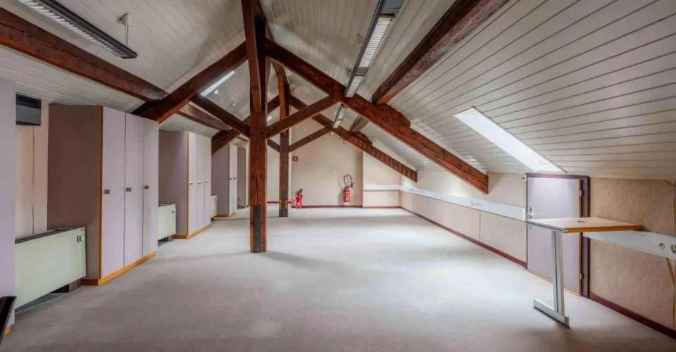 Gare Cornavin - CHF 410.--m2-an - Bureau au 5ème-6ème étage de 266m²