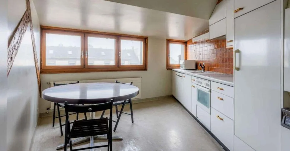 Gare Cornavin - CHF 410.--m2-an - Bureau au 5ème-6ème étage de 266m²