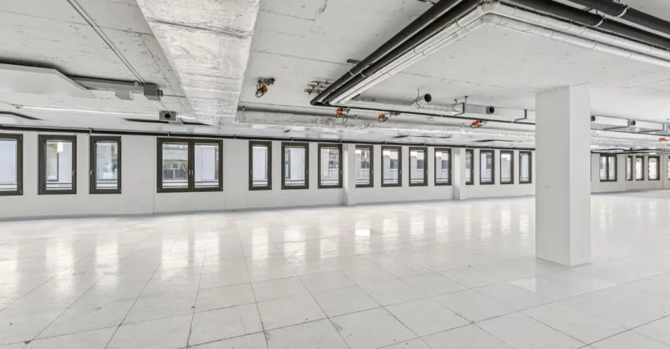 Dans un immeuble rénové, au cœur de la Rue du Rhône à Genève, surface de bureaux premium et attractives