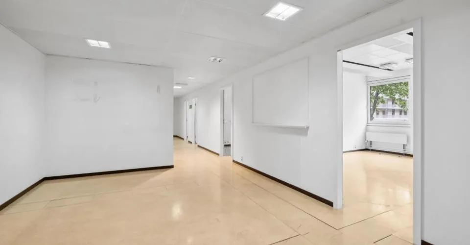 Surfaces administratives aux Charmilles