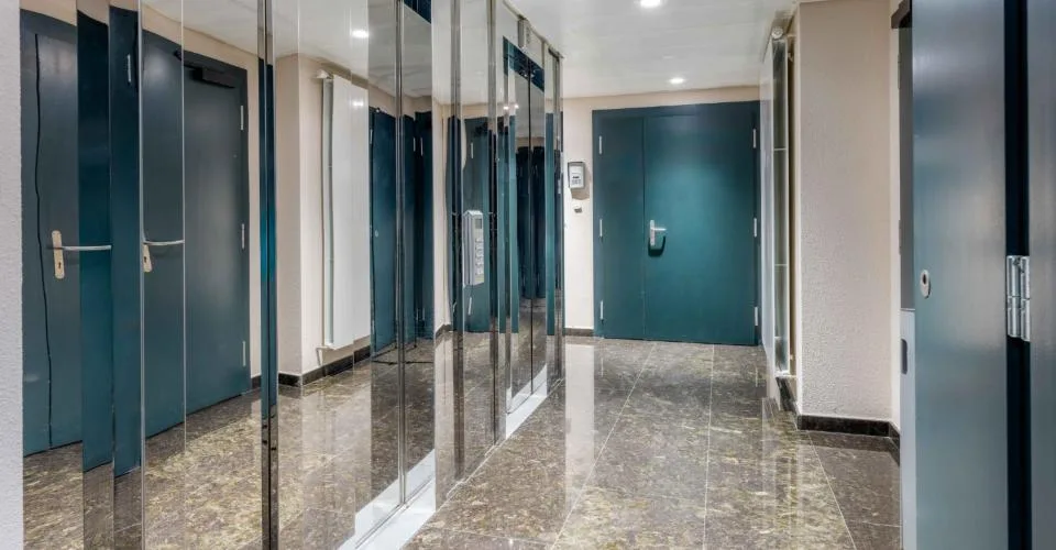 HYPER-CENTRE GENEVE - CHF 900.--m2-an - Bureaux de standing - 158 m²