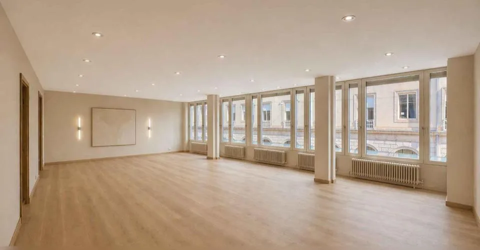 HYPER-CENTRE GENEVE - CHF 900.--m2-an - Bureaux de standing - 158 m²