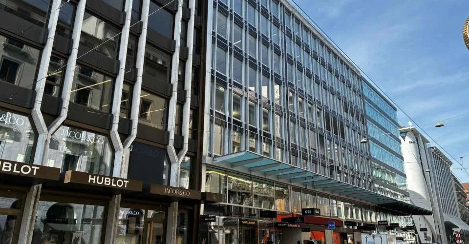 HYPER-CENTRE GENEVE - CHF 900.--m2-an - Bureaux de standing - 158 m²