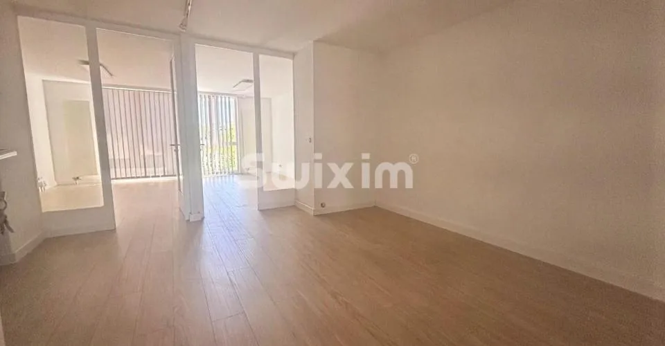 Bureau lumineux refaits à neuf de 62 m² à Plan-les-Ouates