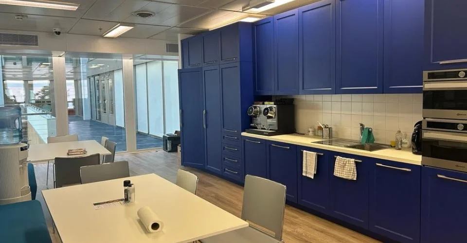 Surface de 142 + 228 m2 soit 370 m2 au Geneva Business Center à Lancy