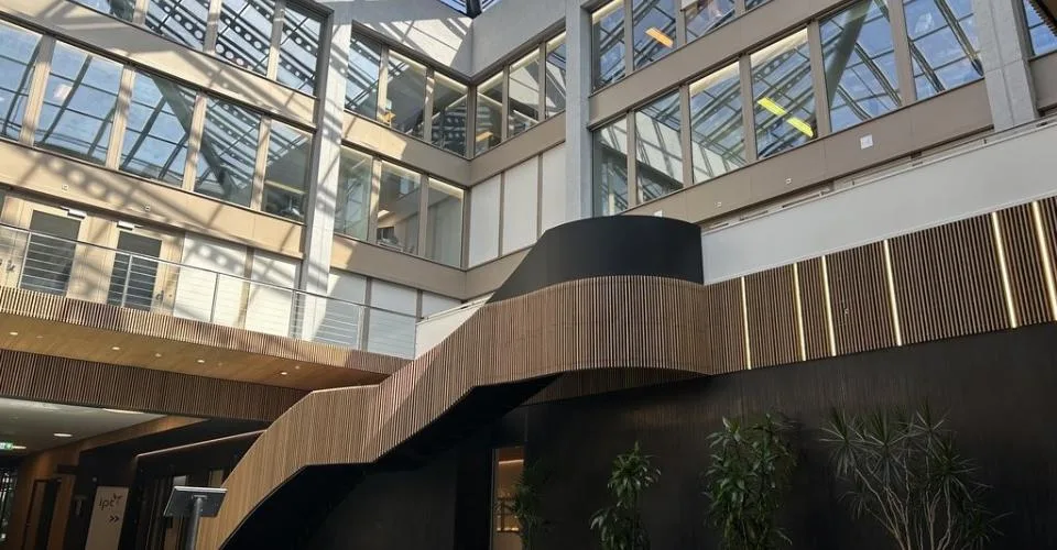 Surface de 142 + 228 m2 soit 370 m2 au Geneva Business Center à Lancy