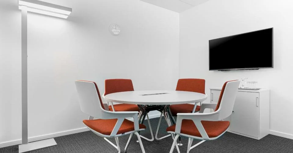 Bureau privé pour 5 à Regus Rhone 8