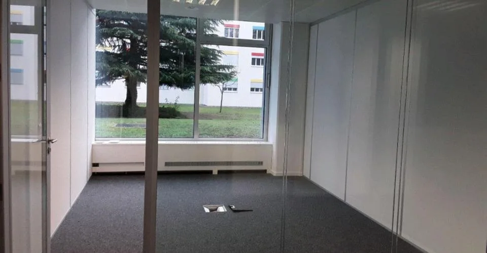 VERSOIX - Bureaux lumineux d'env. 262 m² ? Rez-de-chaussée