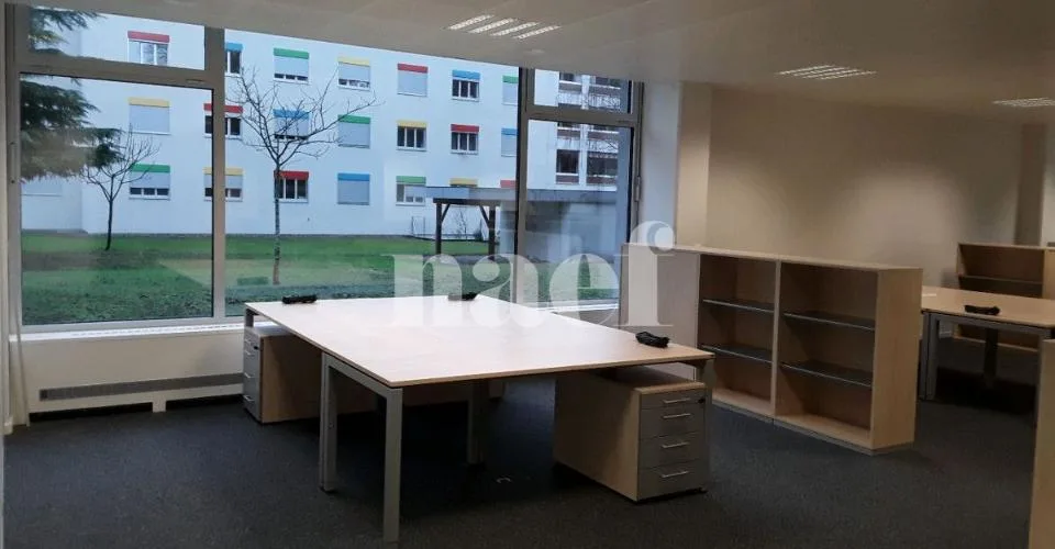 Bureaux lumineux d'environ 262 m2 - Secteur stratégique de Genève