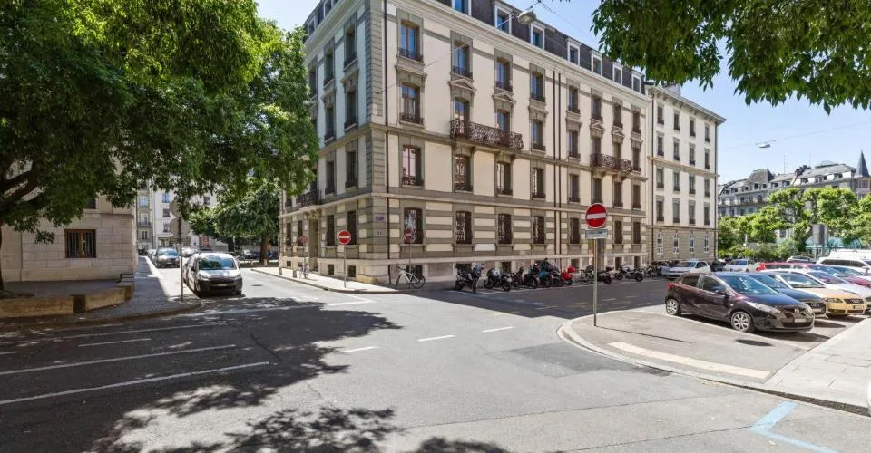Bureau de prestige, proximité immédiate du Parc des Bastions