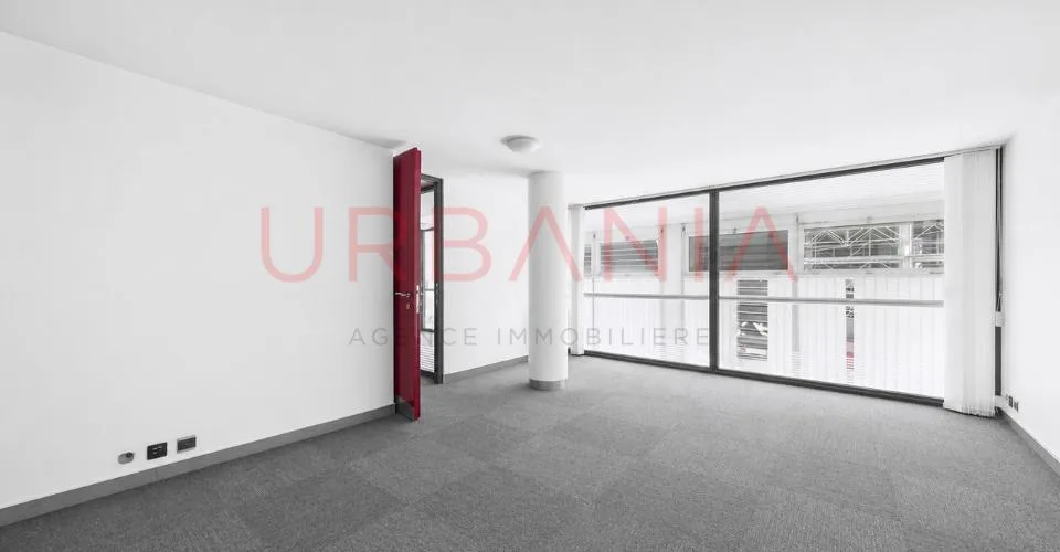 En exclusivité - SURFACE COMMERCIALE - BUREAUX – HYPER-CENTRE DES EAUX-VIVES