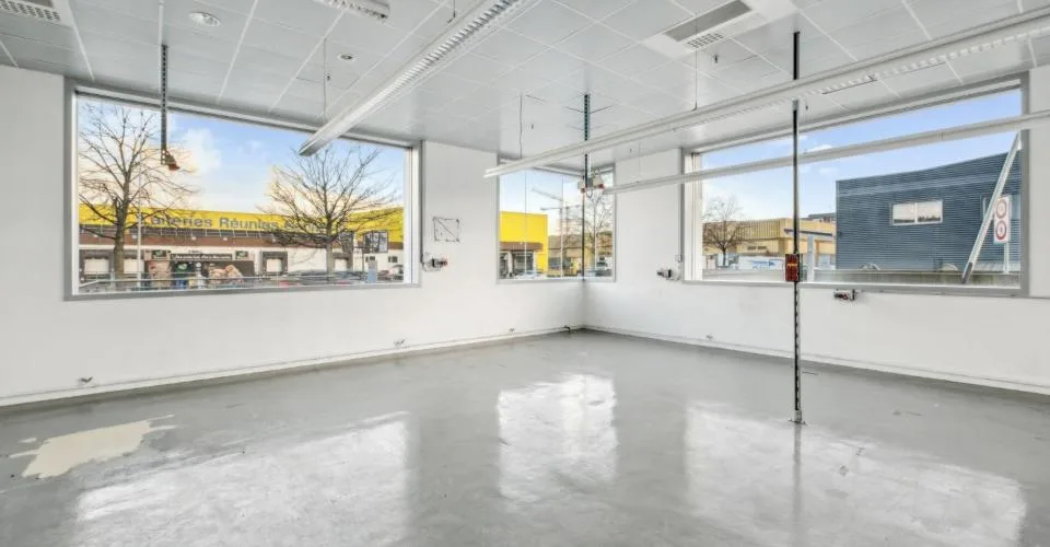 Surfaces mixtes à louer - Plan-les-Ouates - Dès 381 m2 - Immeuble moderne