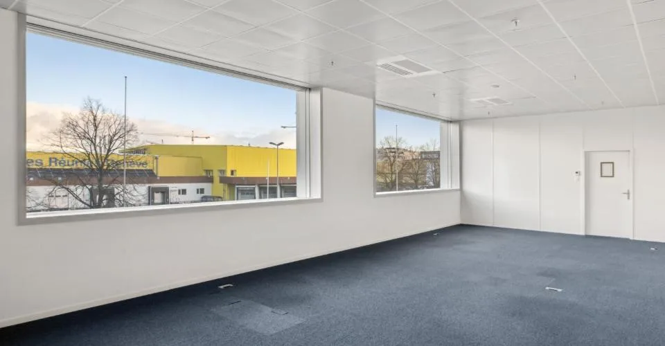 Surfaces mixtes à louer - Plan-les-Ouates - Dès 381 m2 - Immeuble moderne