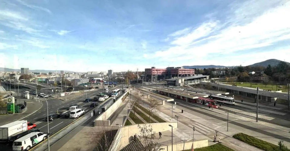 Bureaux modernes et lumineux – 310 m² Gare de Lancy Bachet