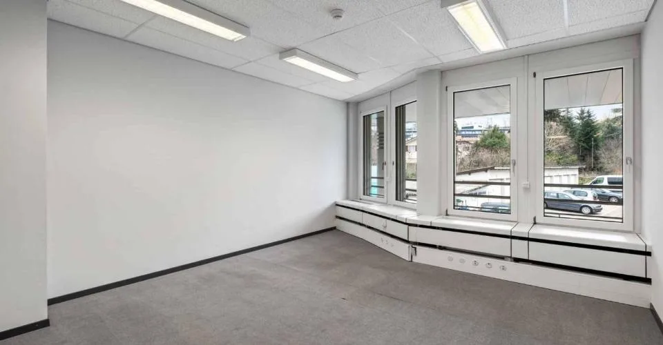 Bureaux 169m2 lumineux à proximité de l'aéroport et de la Place des Nations